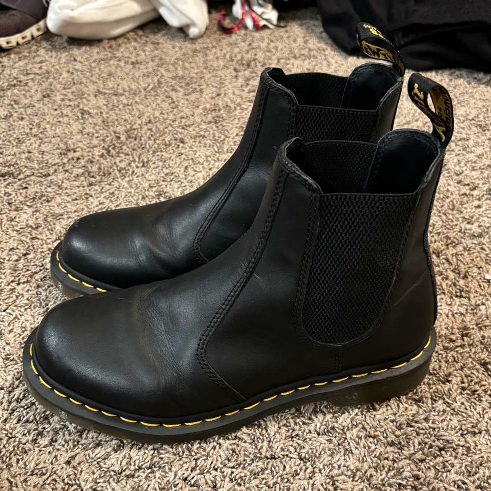 Doc Martens chelsea boots
